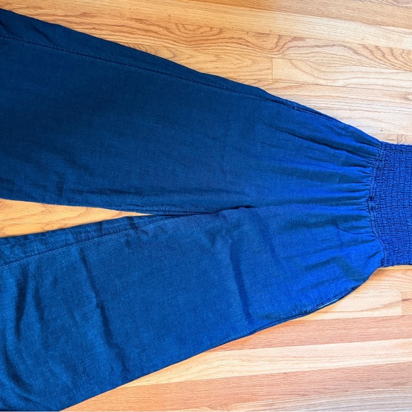Pilcro Denim Blue Smocked Jumpsuit Anthropologie brand. Very comfortable! - Picture 4 of 8
